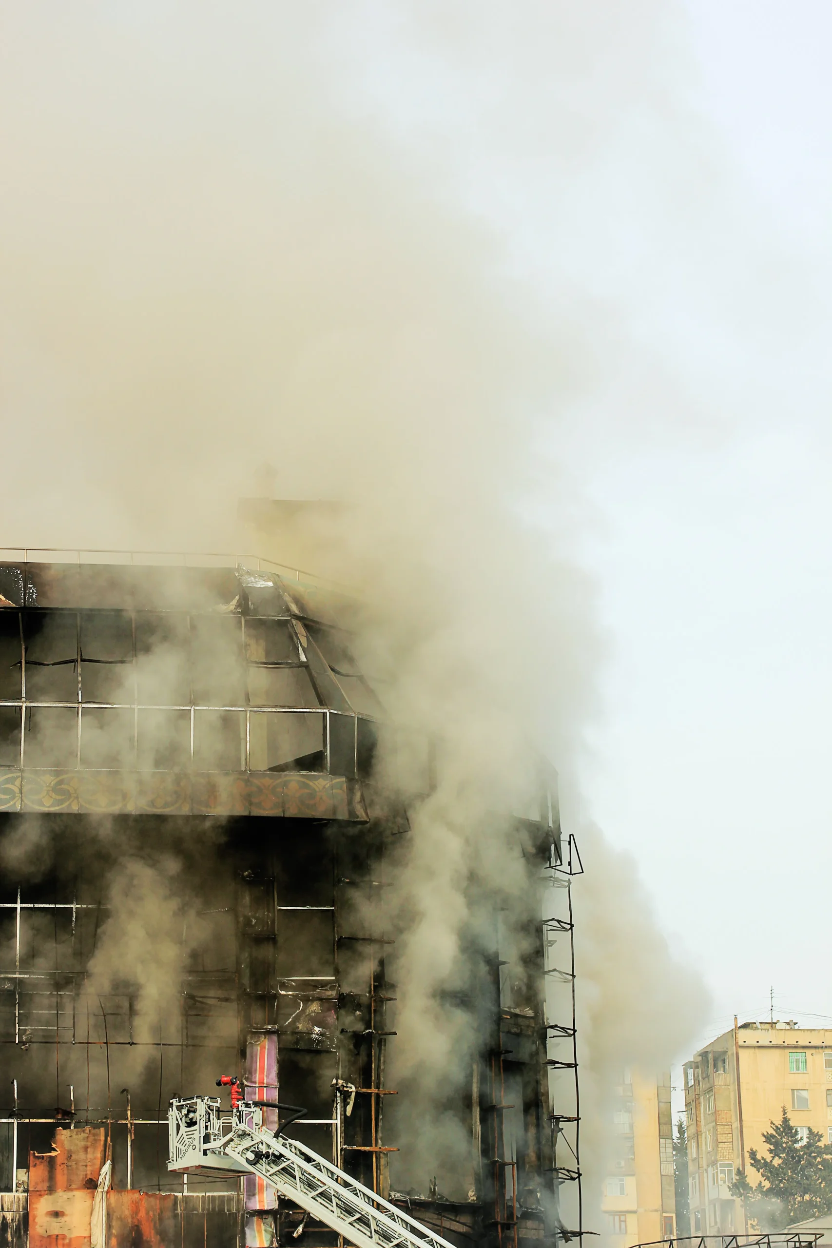 shopping center or mall fire,smoke,fighters,space